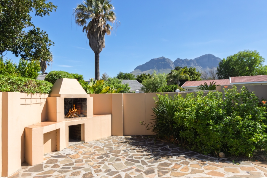 4 Bedroom Property for Sale in Morningside Western Cape